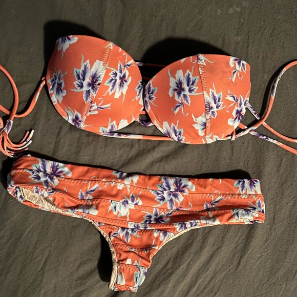 acacia swimwear Other - Acacia rare aloha set